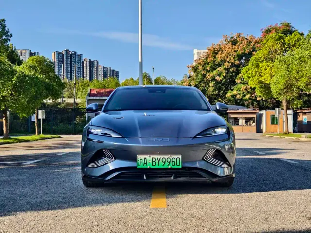 BYD Seal — Фото автомобиля 2