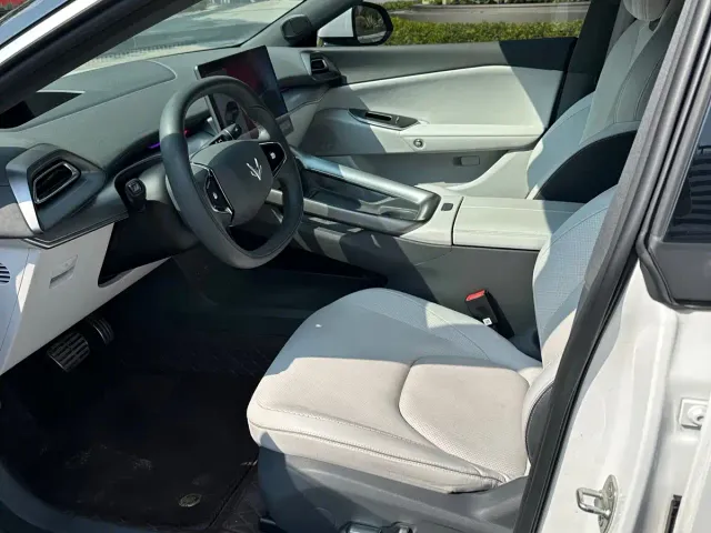 Arcfox Alpha S5 — Фото автомобиля 6