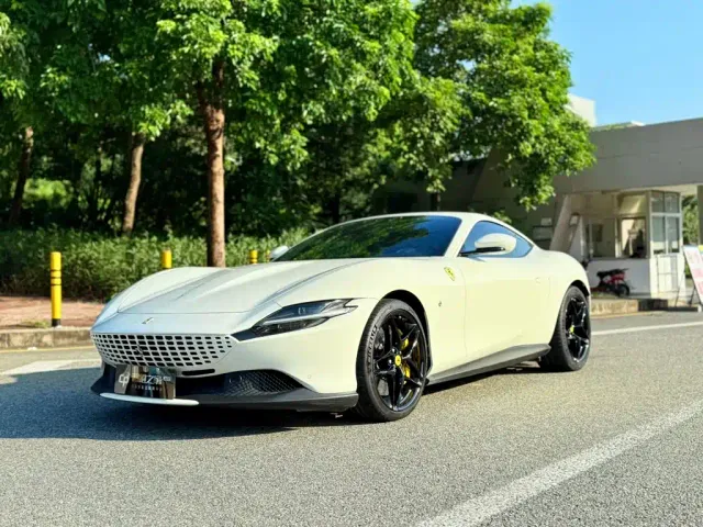 Фотография автомобиля — Ferrari Roma