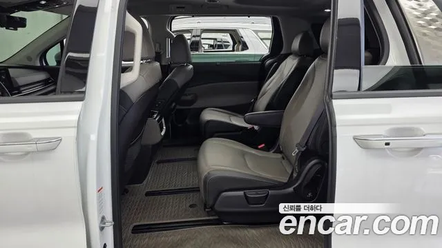 Kia Carnival 4th Gen — Фото автомобиля 16