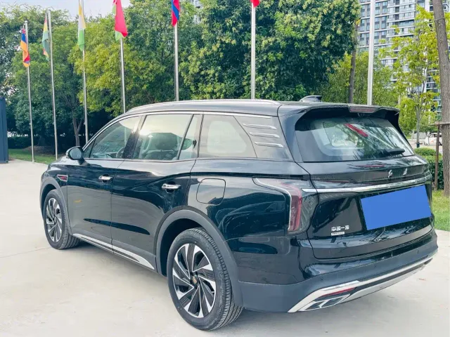 Hongqi HS7 PHEV — Фото автомобиля 16