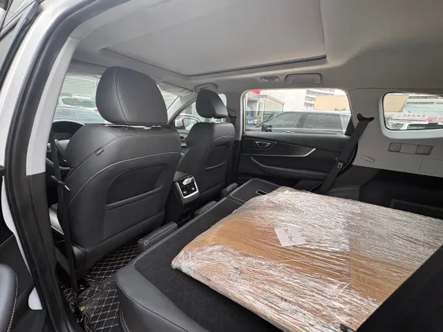 Chery Tiggo 8 — Фото автомобиля 11