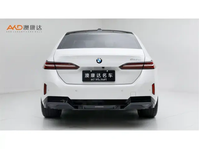 BMW 5 Series — Фото автомобиля 4