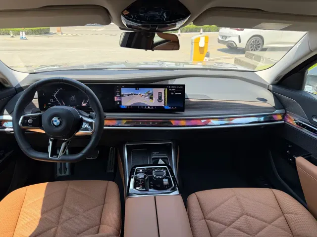 BMW 7 Series — Фото автомобиля 7