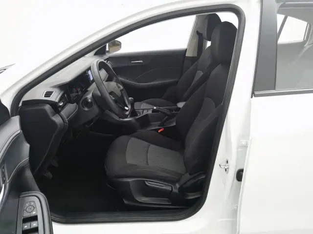 Roewe i5 — Фото автомобиля 10