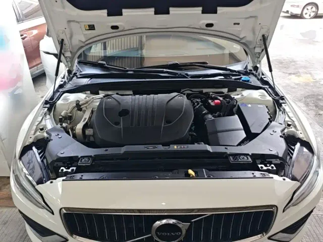Volvo S60 — Фото автомобиля 19