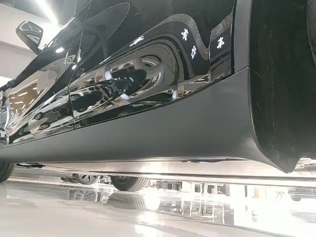 Tesla Model Y — Фото автомобиля 21