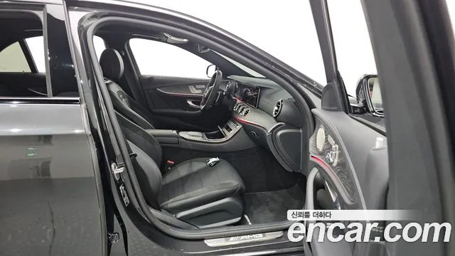 Mercedes-Benz E-Class — Фото автомобиля 13