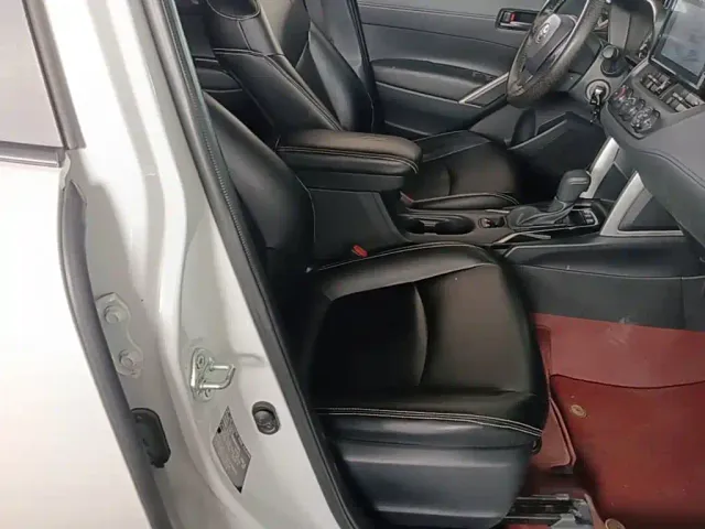 Toyota Corolla Cross — Фото автомобиля 24