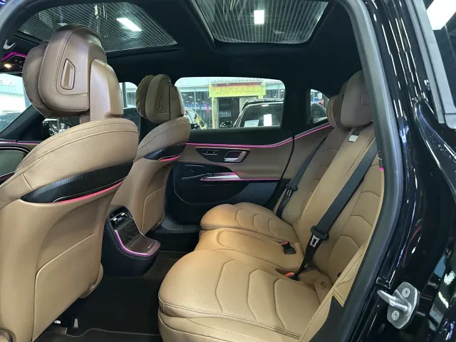 Mercedes-Benz E-Class — Фото автомобиля 6