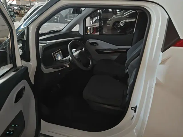 Wuling NanoEV — Фото автомобиля 16