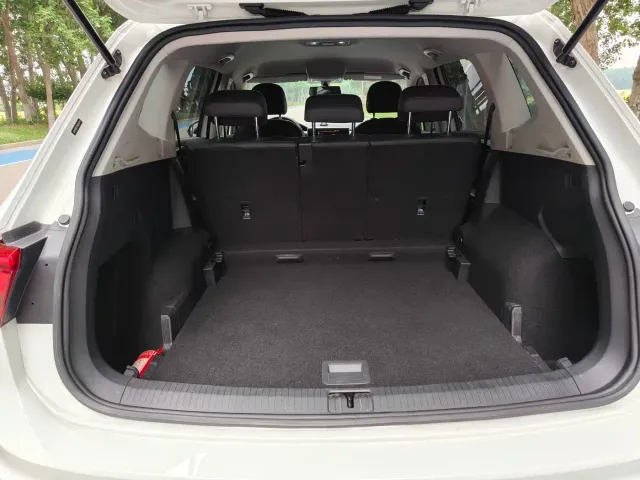 Volkswagen Tiguan L — Фото автомобиля 18