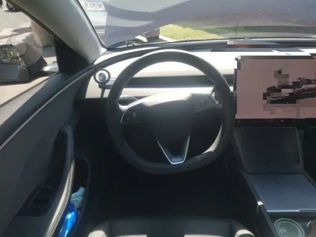 Tesla Model 3 — Фото автомобиля 6