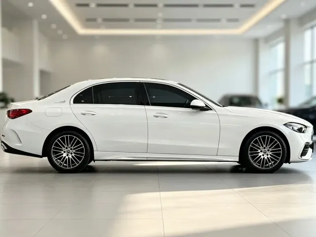 Mercedes-Benz C-Class — Фото автомобиля 4