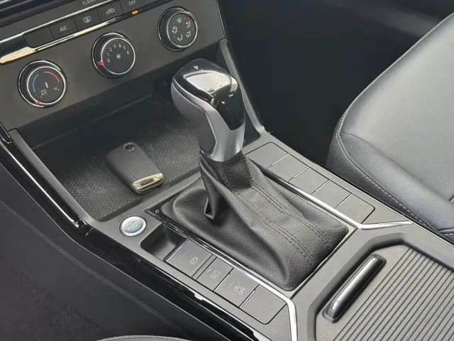 Volkswagen Passat — Фото автомобиля 7