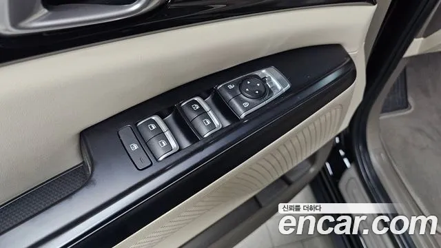 Kia Carnival Generation 4 — Фото автомобиля 26