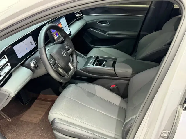 BYD Qin L — Фото автомобиля 9