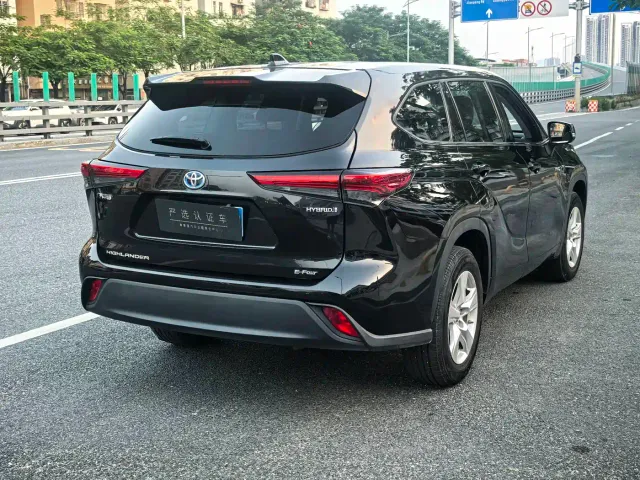 Toyota Highlander — Фото автомобиля 2