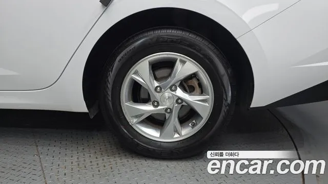 Hyundai AVANTE Avante (CN7) — Фото автомобиля 21