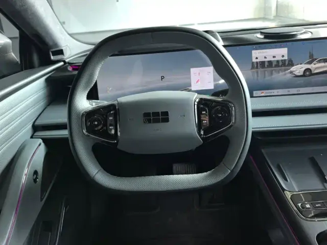 Geely Galaxy E8 — Фото автомобиля 15