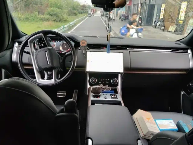 Land Rover Range Rover — Фото автомобиля 12