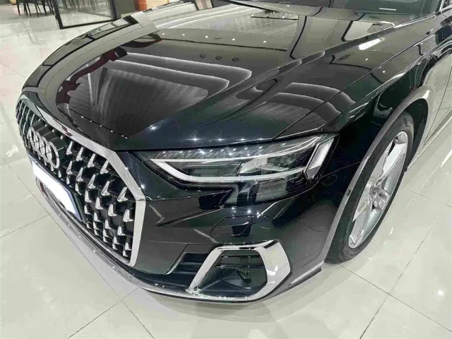 Audi A8 — Фото автомобиля 3