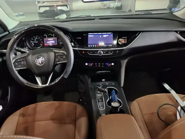 Buick Regal — Фото автомобиля 12