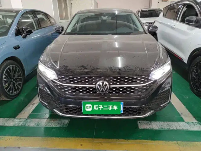 Volkswagen Passat — Фото автомобиля 2