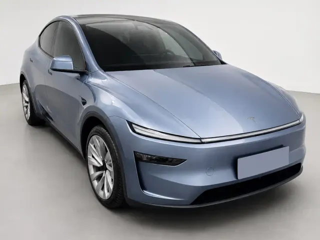 Tesla Model Y — Фото автомобиля 3