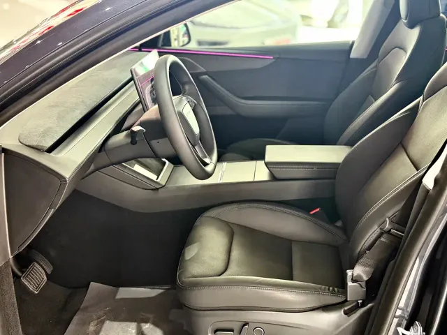 Tesla Model Y — Фото автомобиля 7