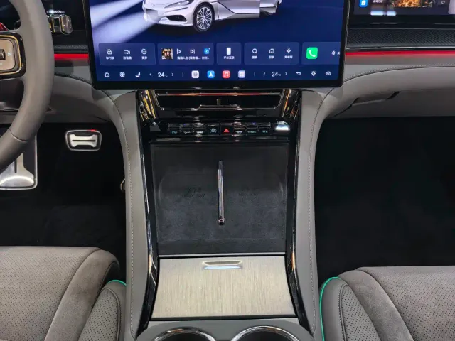 Denza Z9GT — Фото автомобиля 8