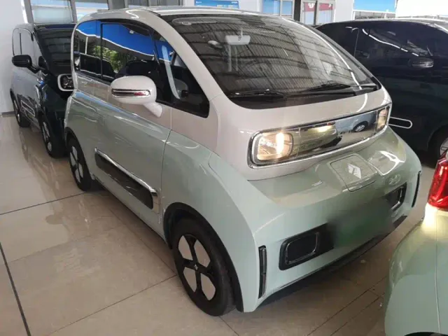 Baojun KiWi EV — Фото автомобиля 2