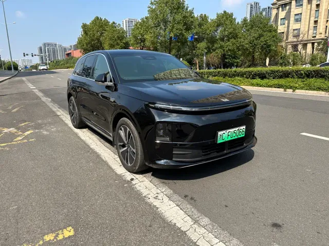 Li Auto L6 — Фото автомобиля 16