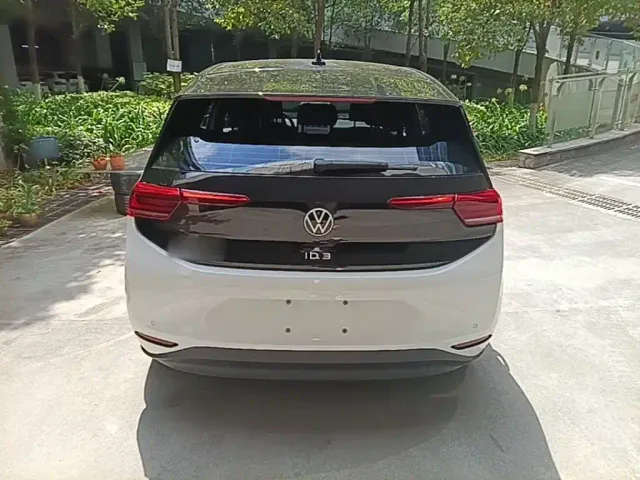Volkswagen ID.3 — Фото автомобиля 5