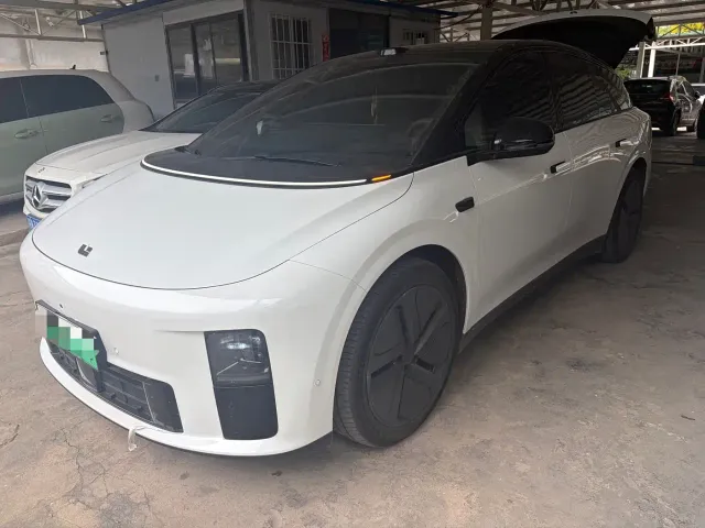 Фотография автомобиля — Li Auto i6