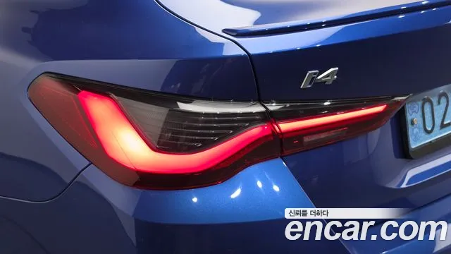 BMW i4 — Фото автомобиля 23