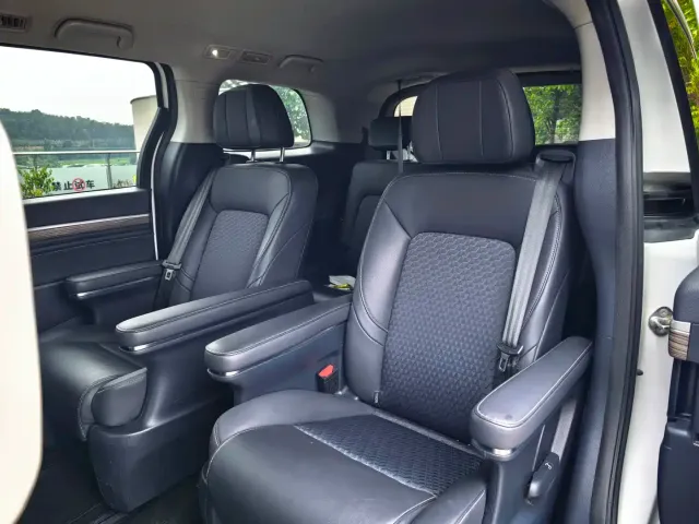 GAC Trumpchi M8 — Фото автомобиля 15
