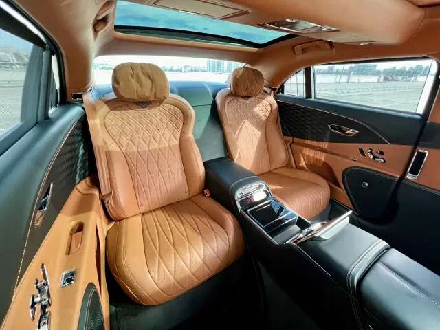 Bentley Flying Spur — Фото автомобиля 10