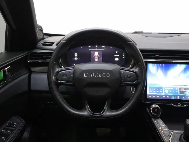 Lynk & Co 01 — Фото автомобиля 15