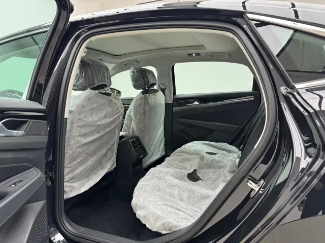 Volkswagen Passat — Фото автомобиля 12