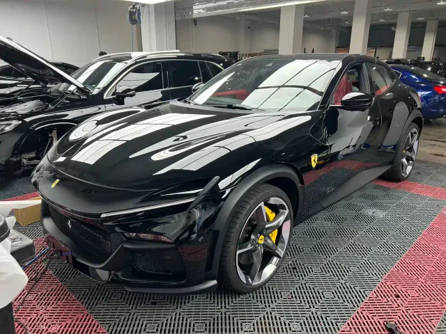 Фотография автомобиля — Ferrari Purosangue