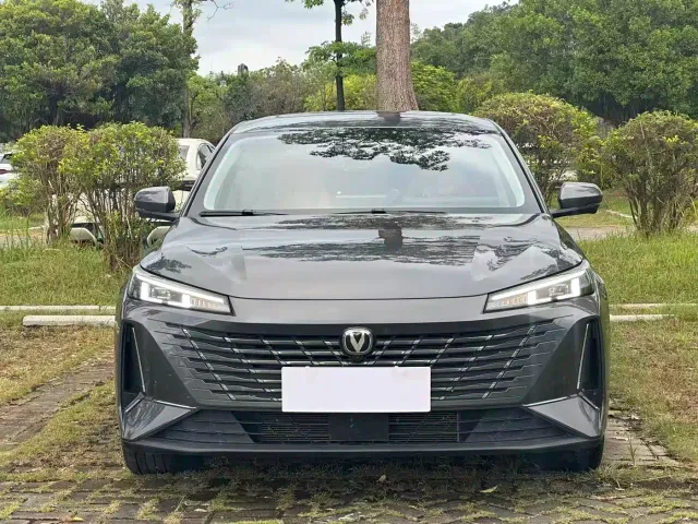Changan Eado — Фото автомобиля 2