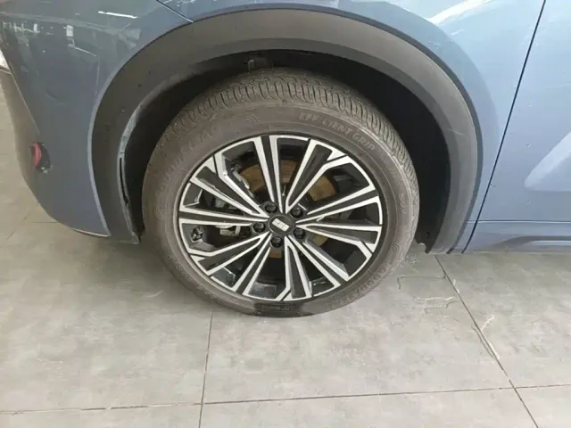 Geely Galaxy Starship 7 EM-i — Фото автомобиля 22