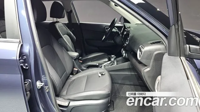 Hyundai Venue — Фото автомобиля 26
