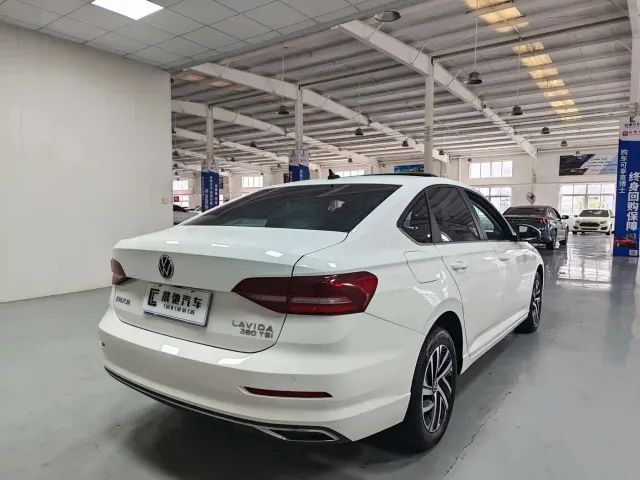 Volkswagen Lavida — Фото автомобиля 4