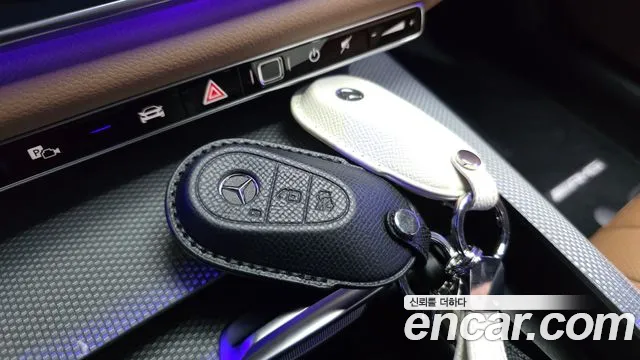 Mercedes-Benz E-Class — Фото автомобиля 23