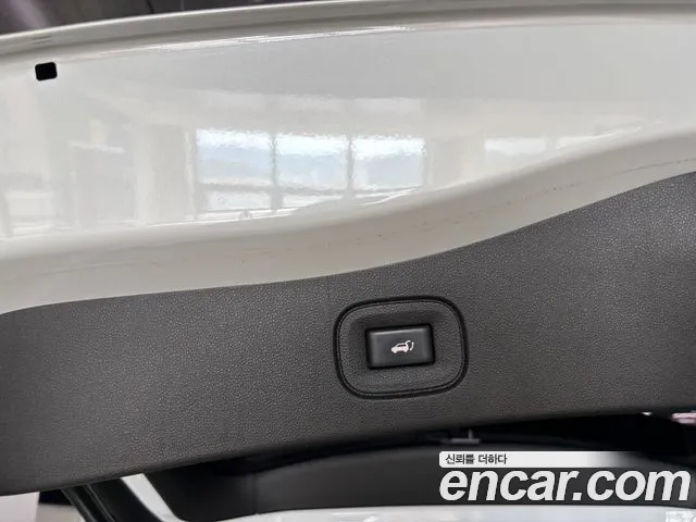 Renault-KoreaSamsung QM6 Новый QM6 2.0 LPe RE Signature 2WD — Фото автомобиля 14