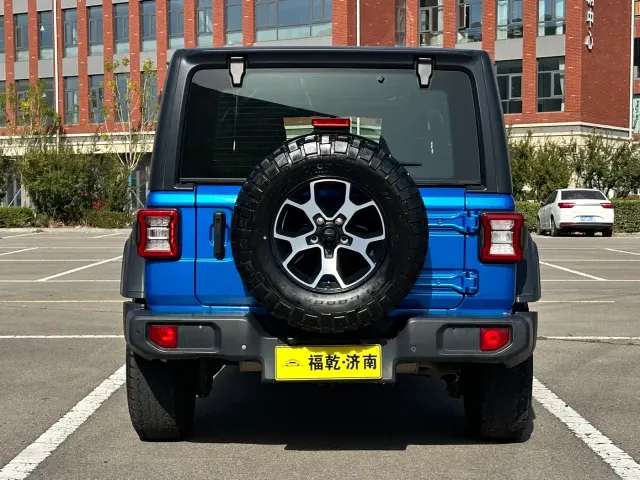 Jeep Wrangler — Фото автомобиля 8
