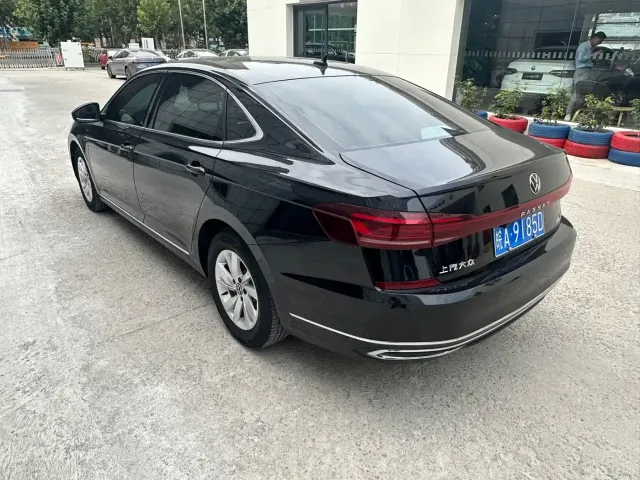 Volkswagen Passat — Фото автомобиля 3