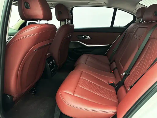 BMW 3 Series — Фото автомобиля 13